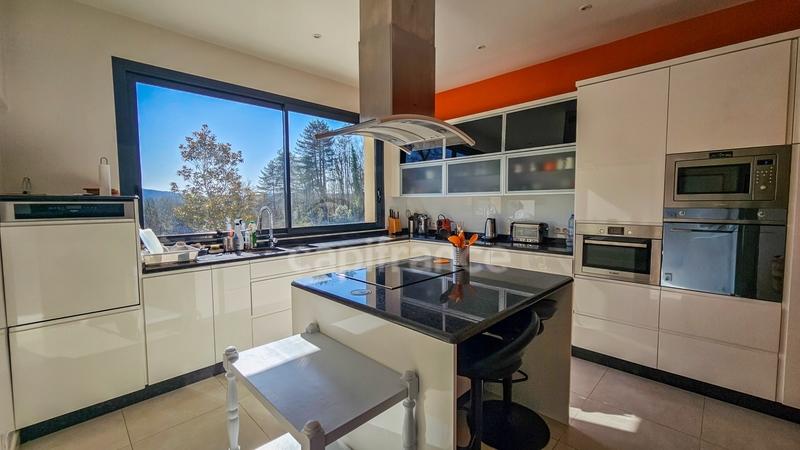 Demeure - 696 m² - 21 pièces