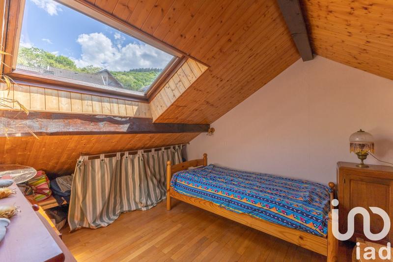 Maison - 222 m² - 8 pièces