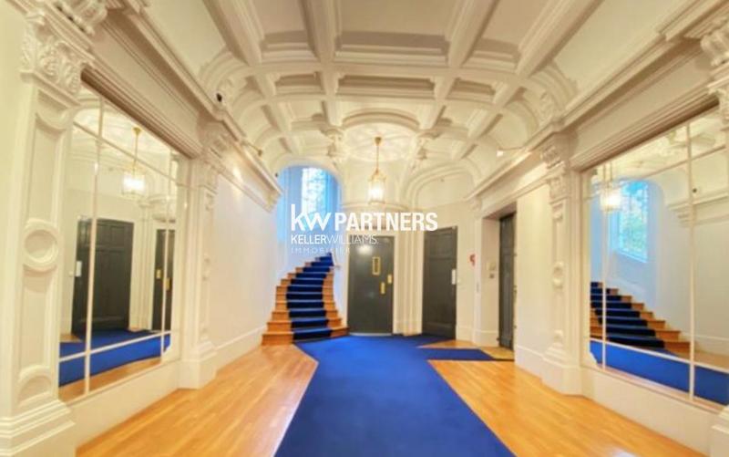 Appartement - 246 m² - 7 pièces