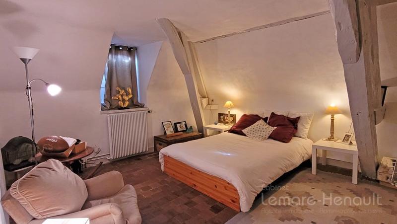 Maison - 244 m² - 11 pièces