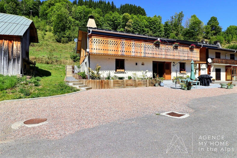 Châlet - 368 m² - 9 pièces