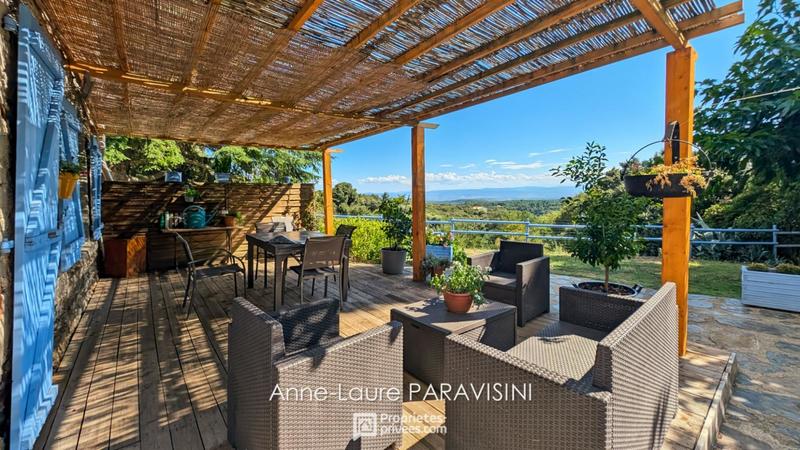 Maison - 244 m² - 9 pièces