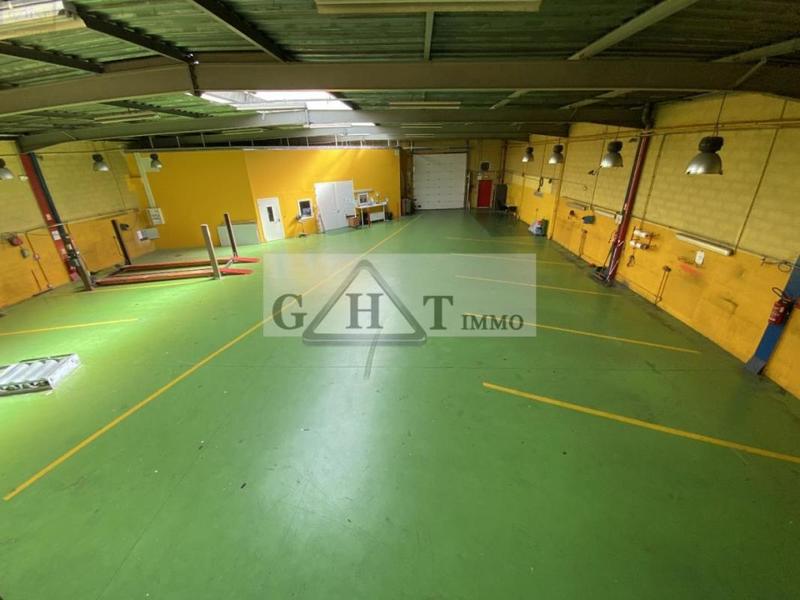 Entrepôt - 871 m²