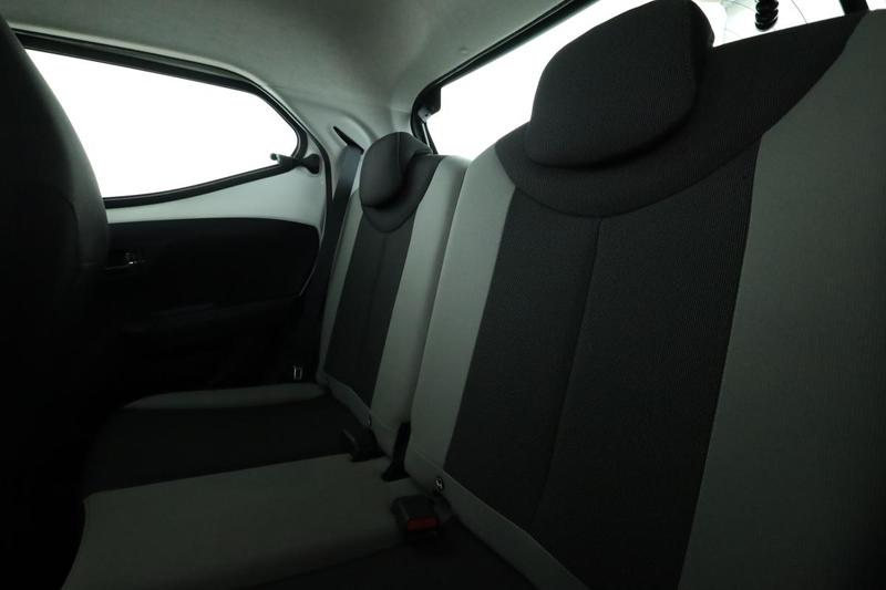 Toyota Aygo 1.0 Vvt-i X-Play 5p 69 ch