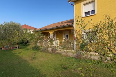 Maison - 176 m² - 8 pièces