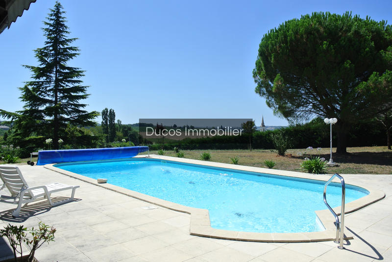 Maison - 260 m² - 5 pièces