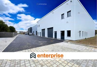 Local d'activité / Entrepôt - 297 m²