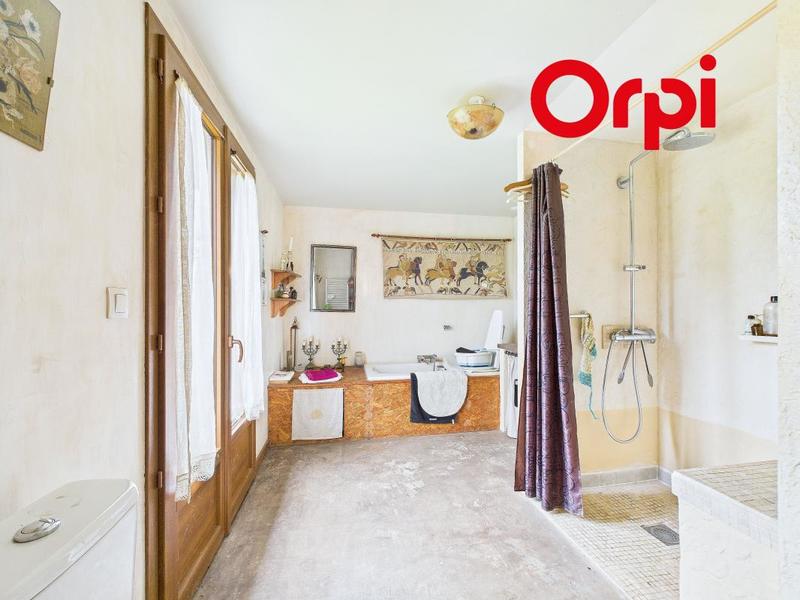 Maison - 260 m² - 8 pièces