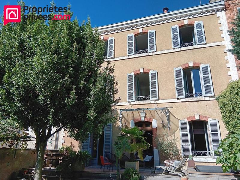 Maison - 200 m² - 8 pièces