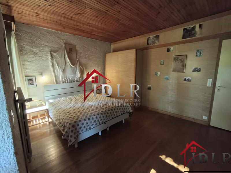 Maison - 270 m² - 9 pièces