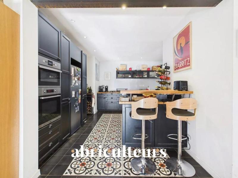 Propriété - 252 m² - 8 pièces