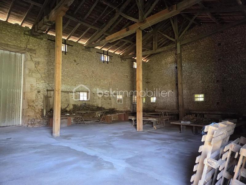 Propriété - 245 m² - 7 pièces