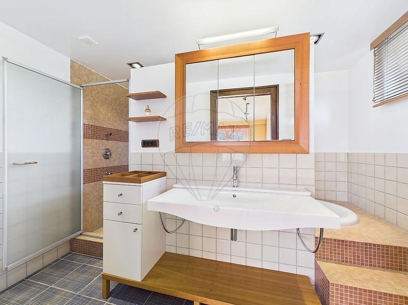 Maison - 280 m² - 10 pièces