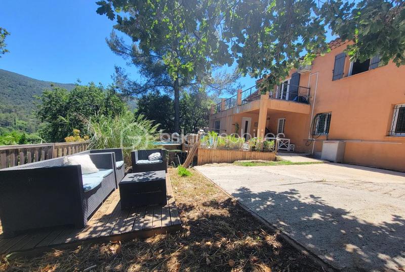 Villa - 188 m² - 9 pièces