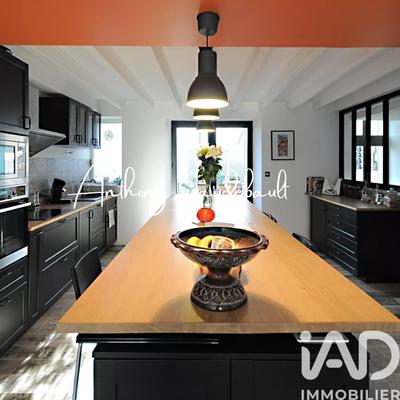 Maison - 174 m² - 9 pièces