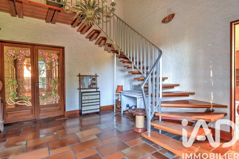 Maison - 284 m² - 9 pièces