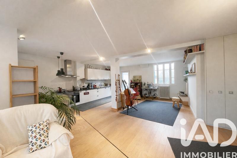 Maison - 250 m² - 8 pièces