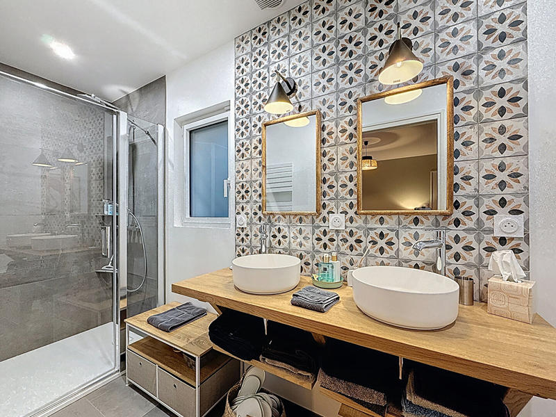 Maison - 203 m² - 11 pièces