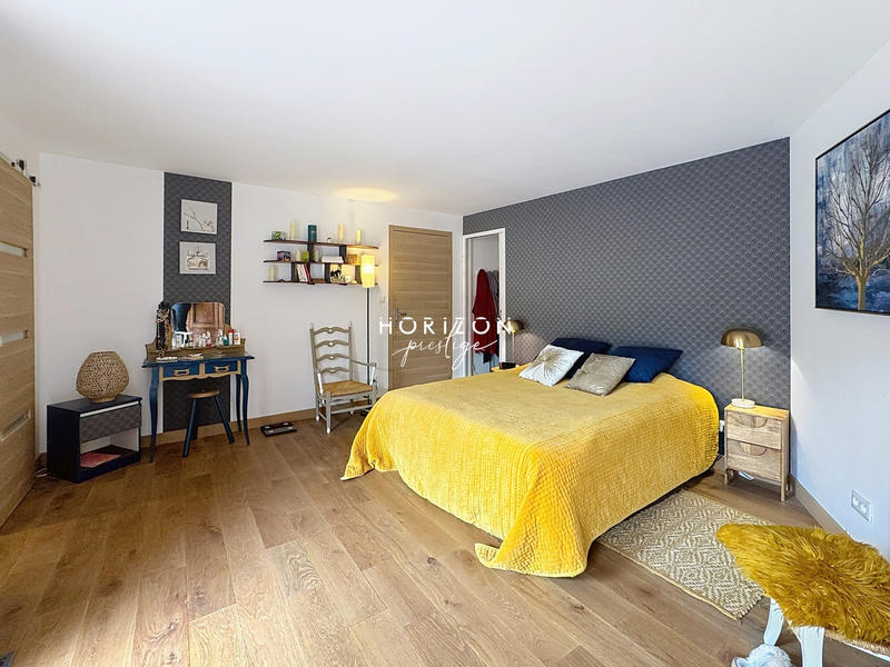 Maison ancienne - 540 m² - 13 pièces