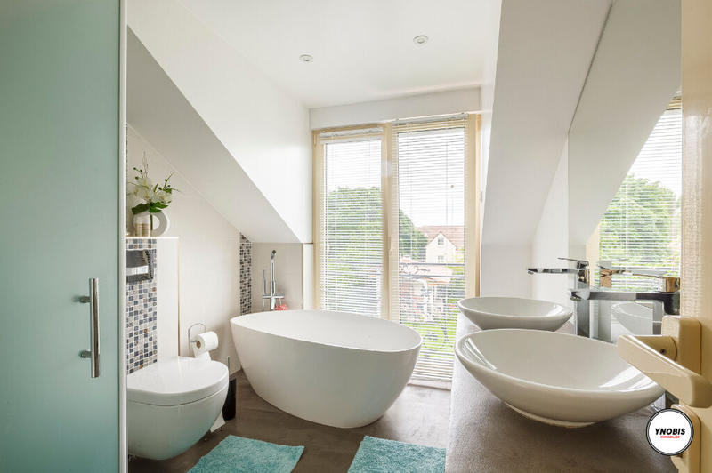 Maison - 190 m² - 8 pièces