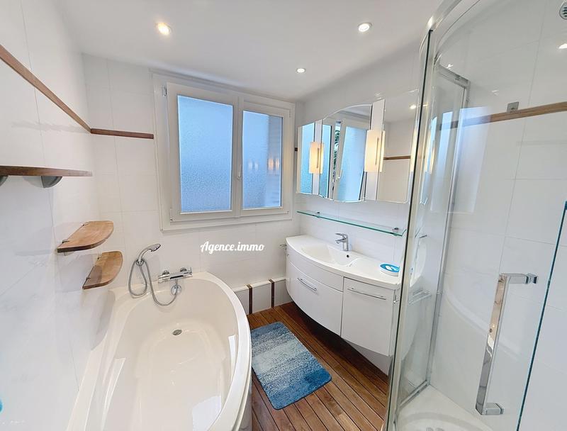 Appartement - 98 m² - 4 pièces