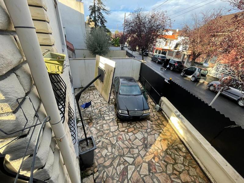 Maison - 255 m² - 9 pièces