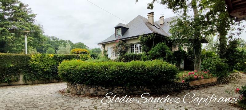 Maison - 401 m² - 10 pièces