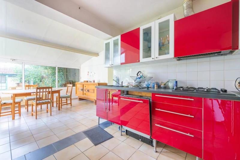 Maison - 183 m² - 9 pièces