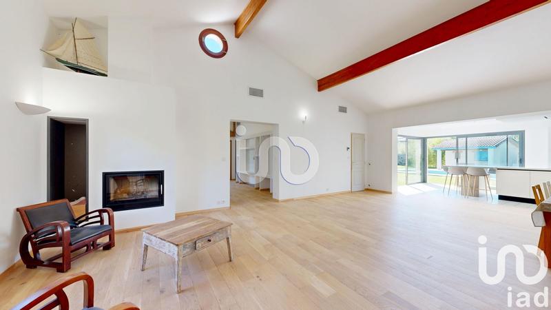 Maison - 220 m² - 7 pièces