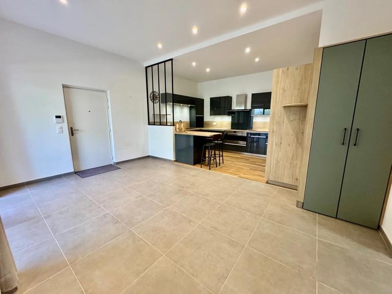 Appartement - 80 m² - 3 pièces