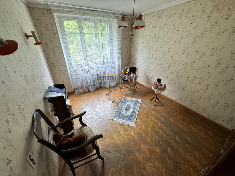 Maison - 257 m² - 12 pièces