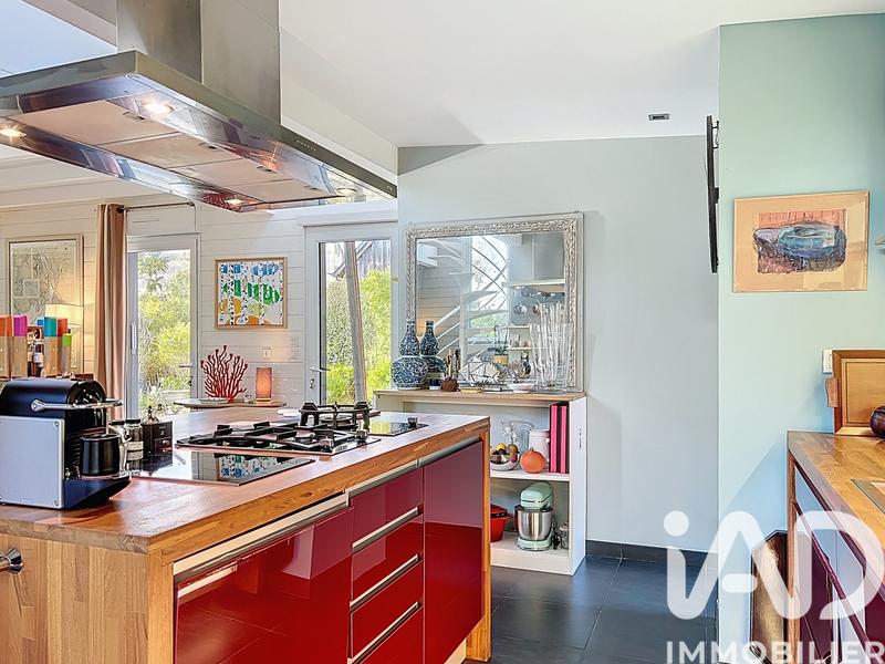 Maison - 170 m² - 9 pièces