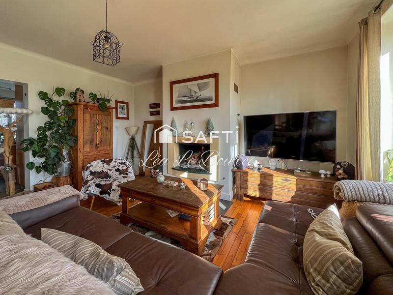 Maison - 223 m² - 8 pièces