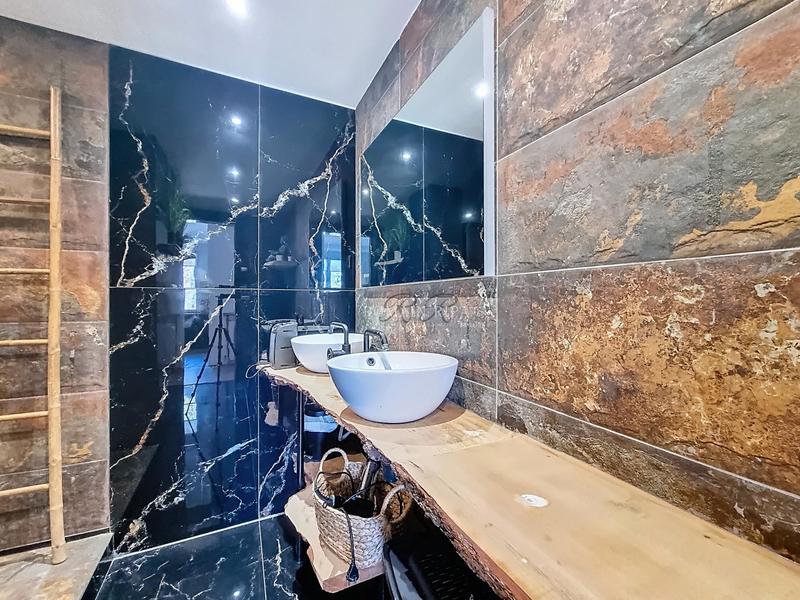 Appartement - 93 m² - 4 pièces