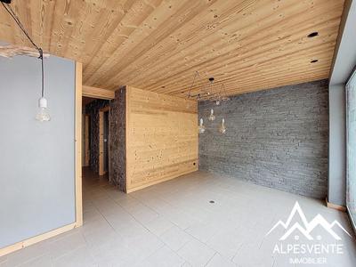 Maison - 225 m² - 10 pièces