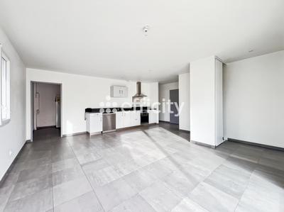 Maison - 76 m² - 4 pièces