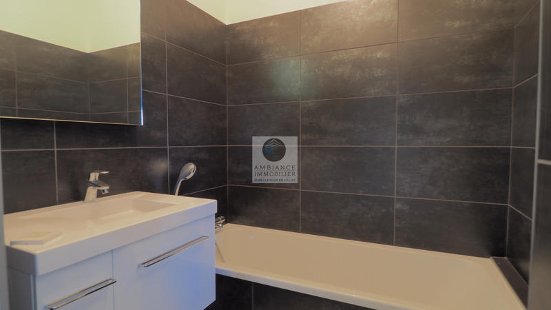 Appartement - 99 m² - 4 pièces