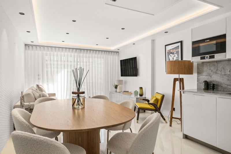 Appartement - 90 m² - 4 pièces