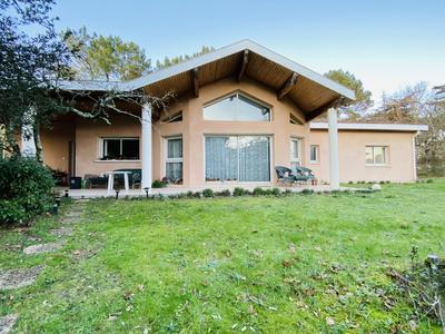 Villa - 190 m² - 6 pièces