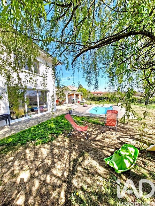 Maison - 240 m² - 7 pièces