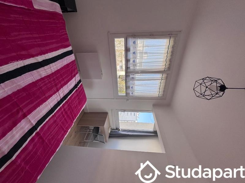 Chambre - 11 m² - 1 pièce