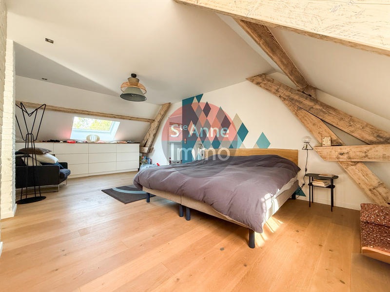 Maison - 230 m² - 6 pièces