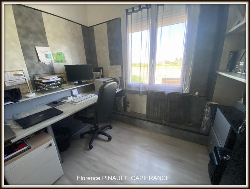 Maison - 233 m² - 9 pièces