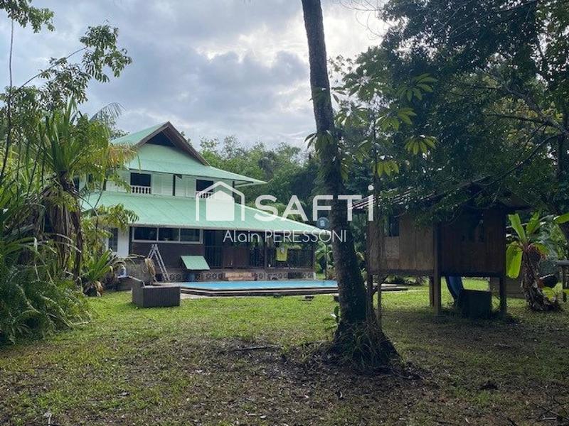 Maison - 180 m² - 6 pièces