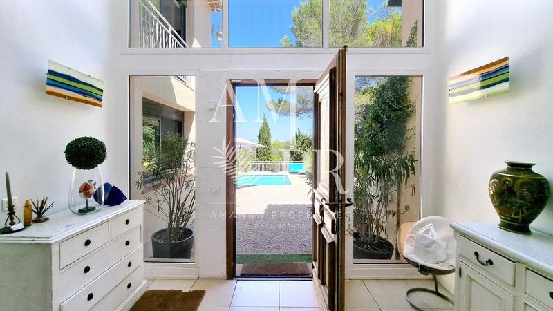 Villa - 380 m² - 8 pièces