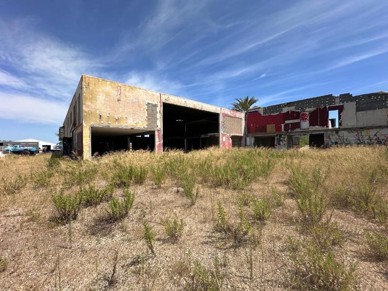 Local d'activités - 963 m²