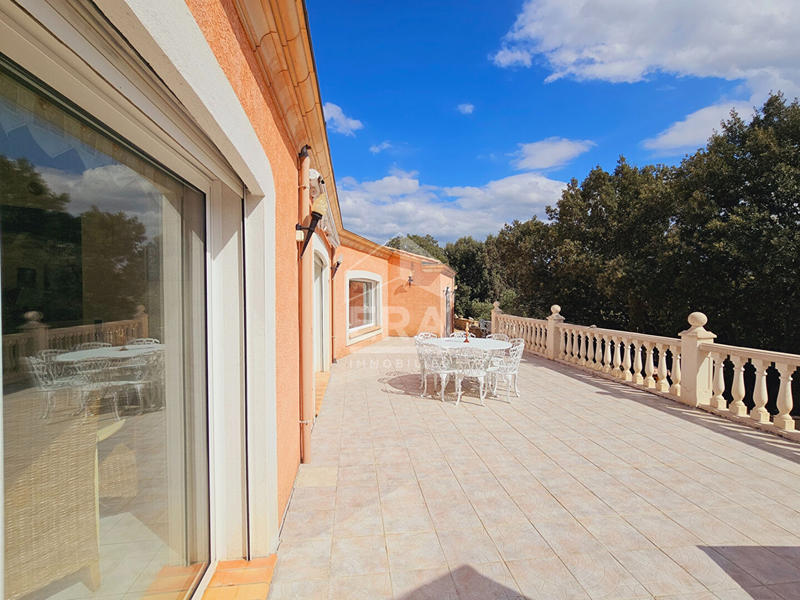 Maison - 205 m² - 4 pièces