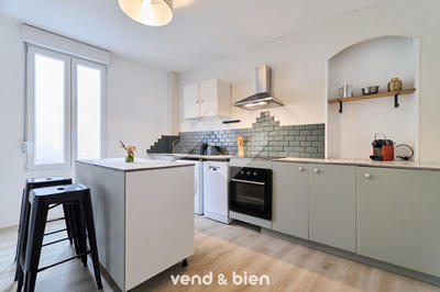 Immeuble - 218 m² - 10 pièces