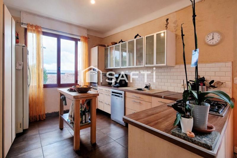 Maison - 177 m² - 8 pièces