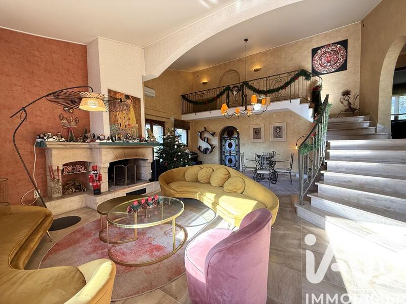 Maison - 137 m² - 5 pièces